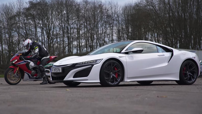 Honda NSX εναντίον Honda CBR1000 RR